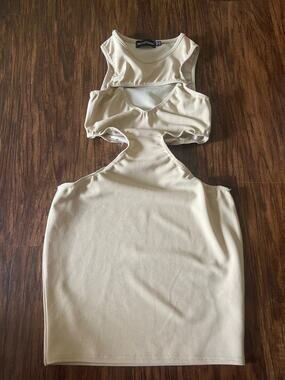 Pretty Little Things womens 4 cutout dress
